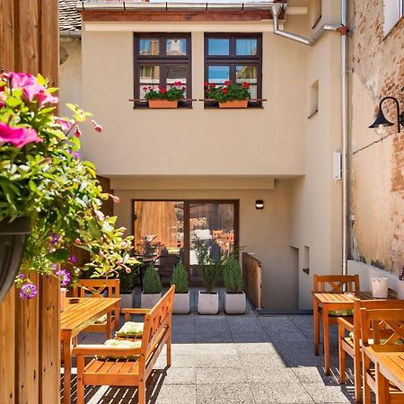 Blumenhaus Sibiu Aparthotel Exterior photo