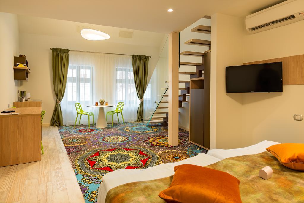 Blumenhaus Sibiu Aparthotel Exterior photo