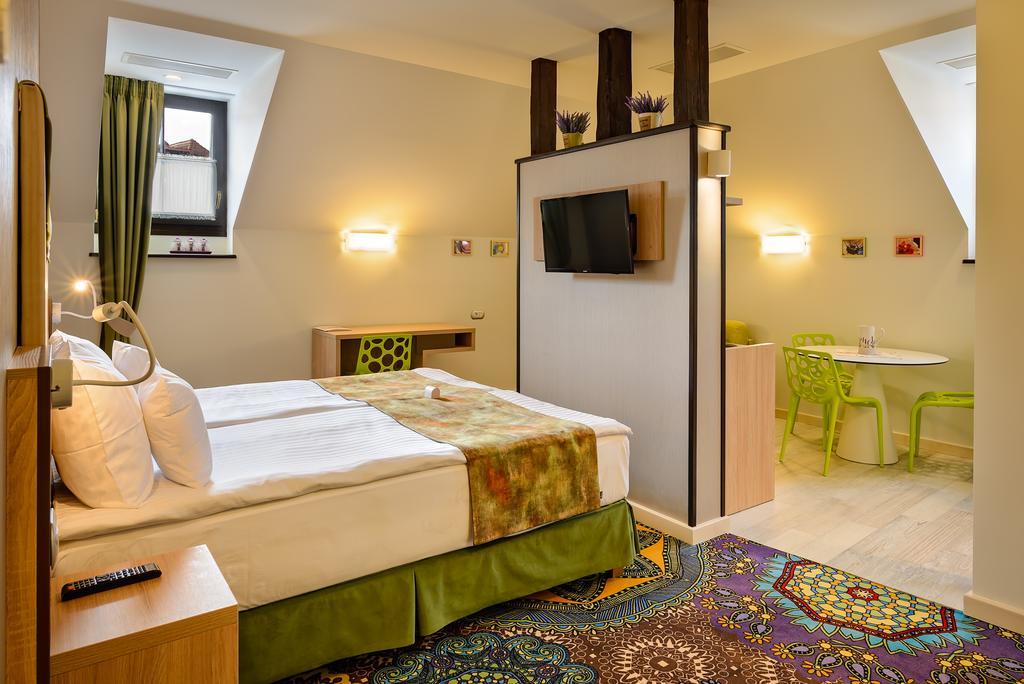 Blumenhaus Sibiu Aparthotel Exterior photo