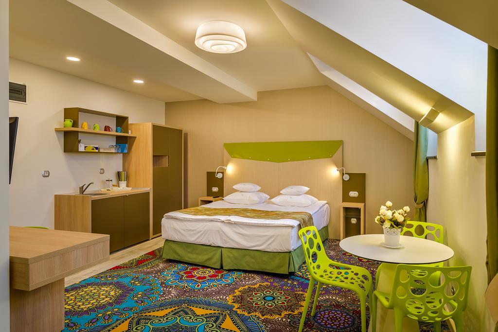 Blumenhaus Sibiu Aparthotel Exterior photo