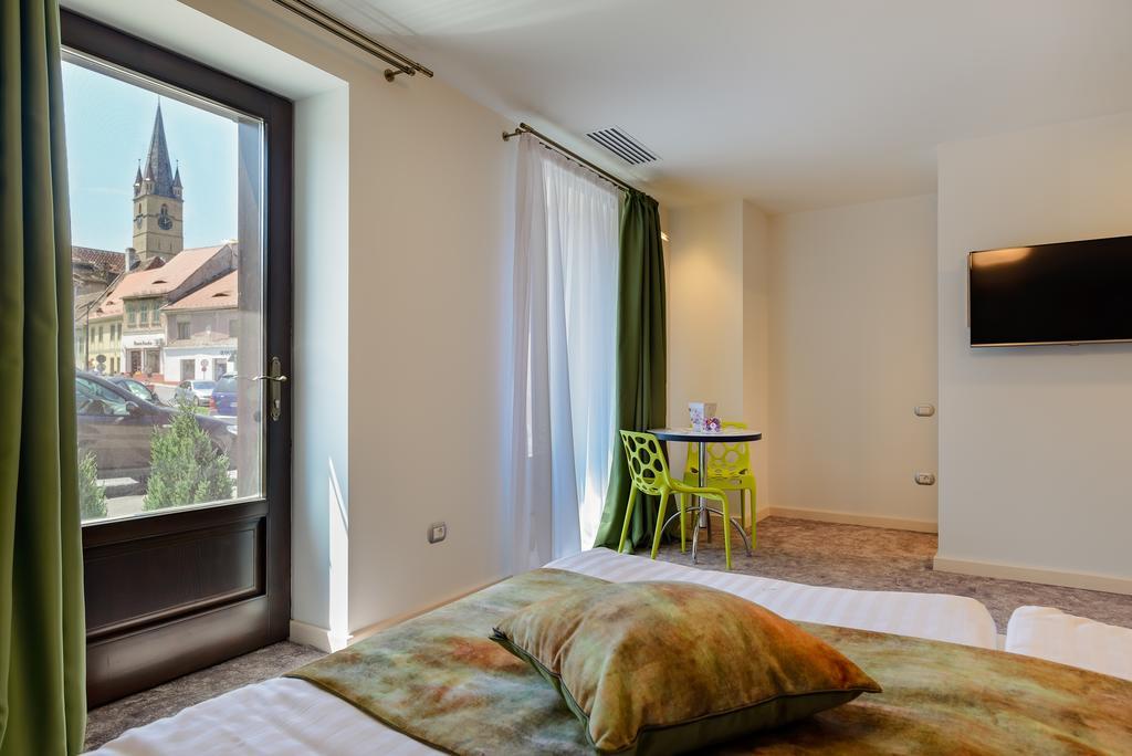 Blumenhaus Sibiu Aparthotel Exterior photo