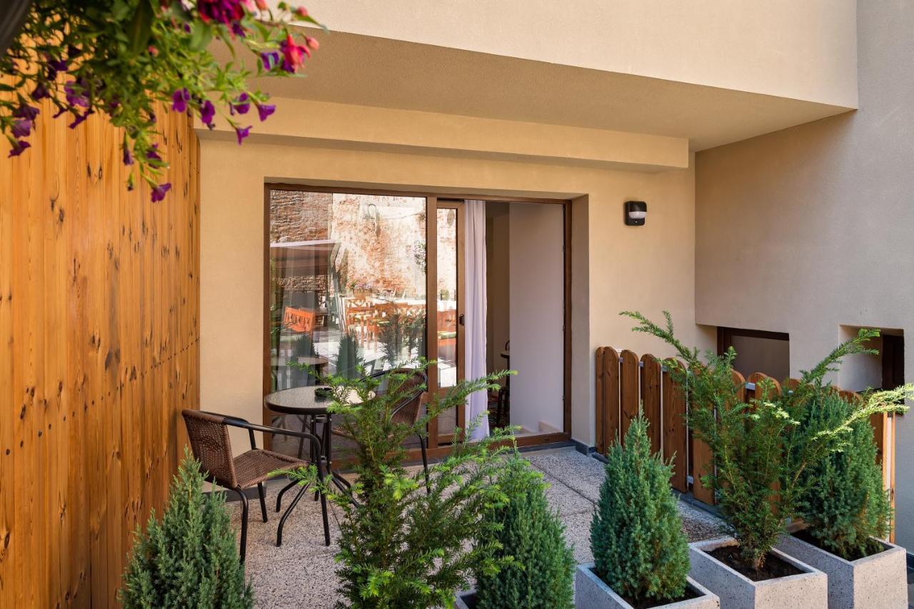 Blumenhaus Sibiu Aparthotel Exterior photo