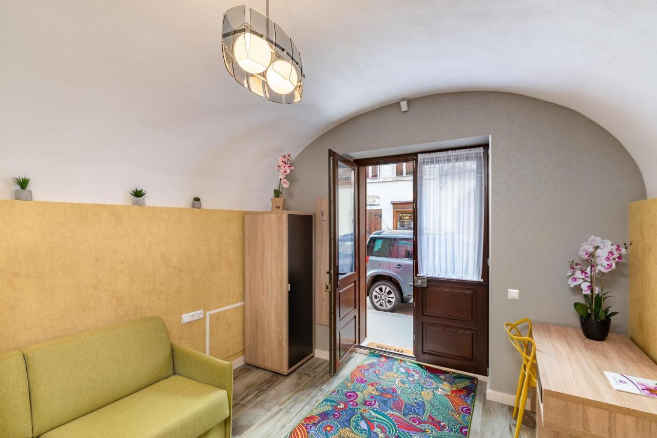 Blumenhaus Sibiu Aparthotel Exterior photo